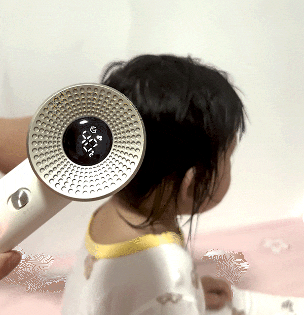 的吹风机就不配有一头秀发了?开元棋牌app用不起好几千(图4) 的吹风机就不配有一头秀发了?开元棋牌app用不起好几千(图4)