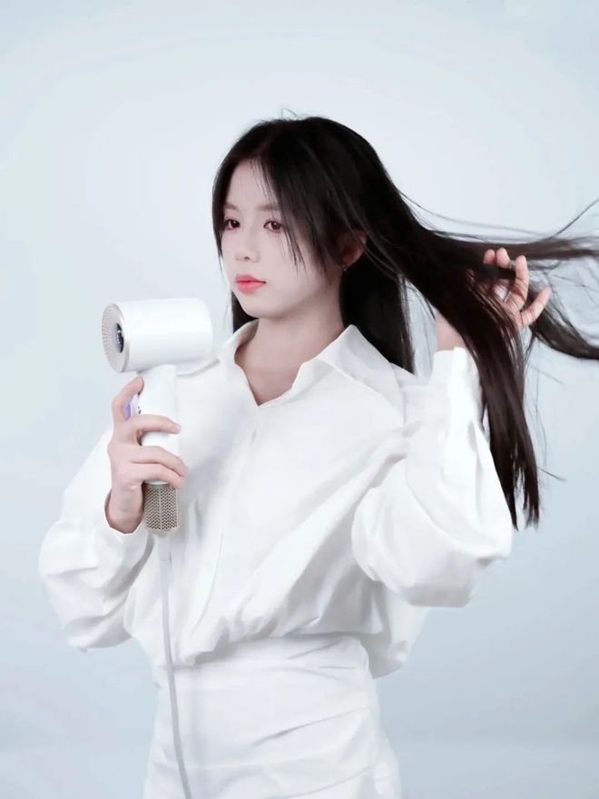 的吹风机就不配有一头秀发了?开元棋牌app用不起好几千(图18) 的吹风机就不配有一头秀发了?开元棋牌app用不起好几千(图18)